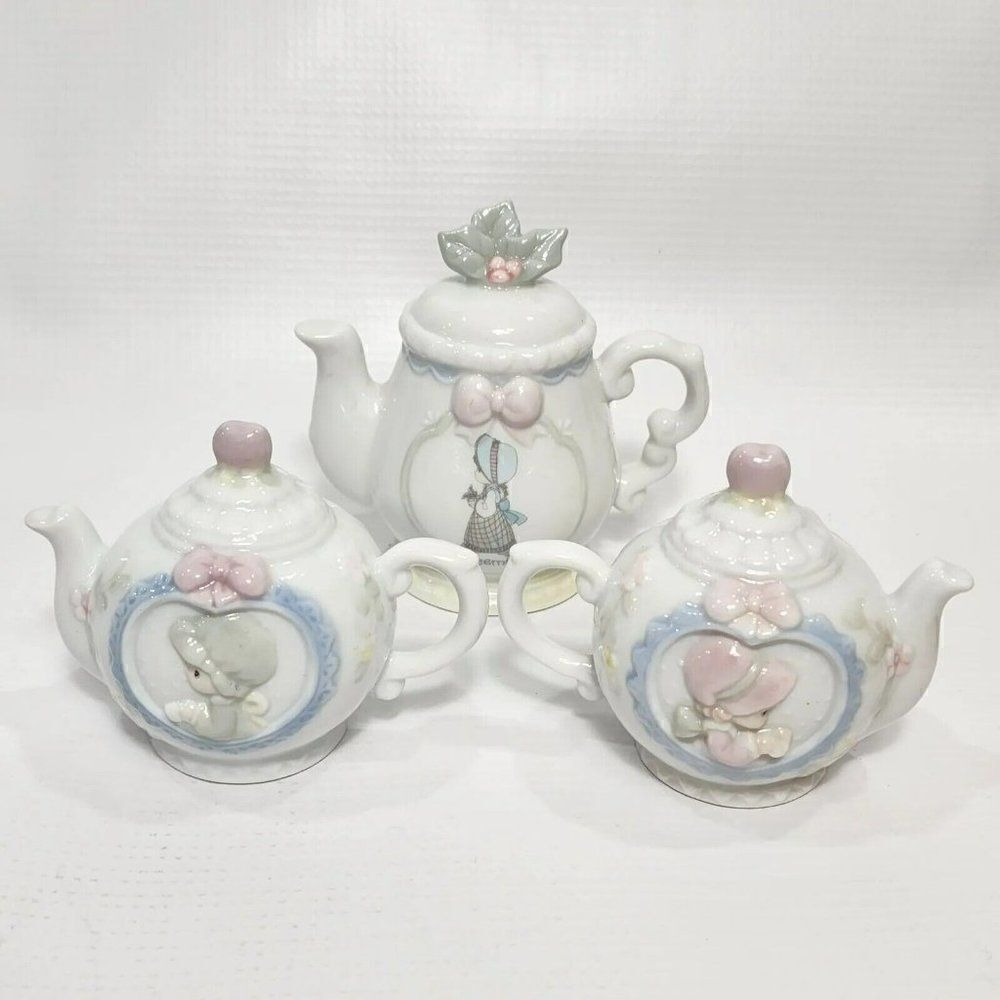 3 pc Vintage Precious Moments Dec Tea Pot &‎ Salt & Pepper Shakers Porcelain 93'